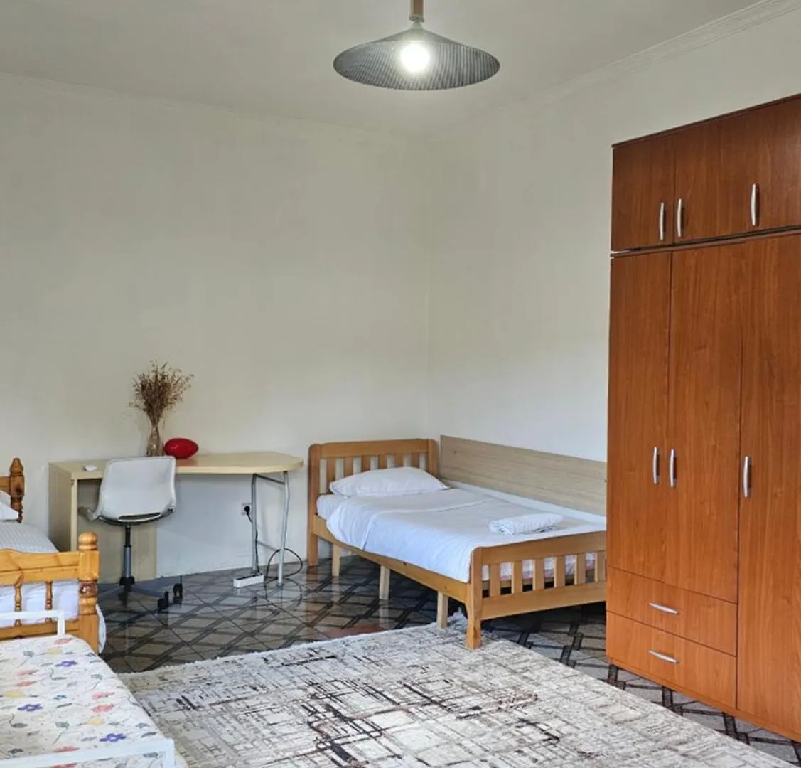 Angie'S Shared Villa Tam Tirana