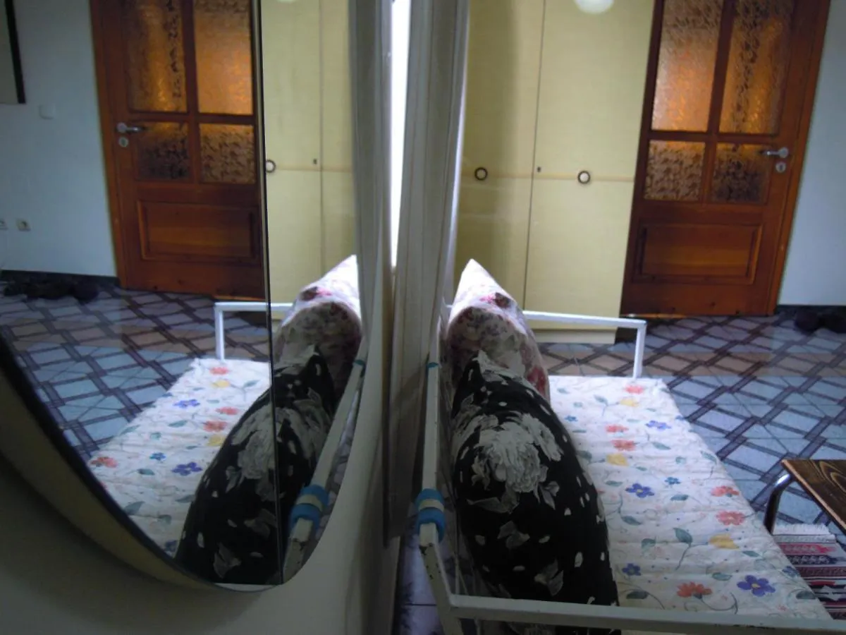 Angie'S Shared Villa Tam Tirana Albania