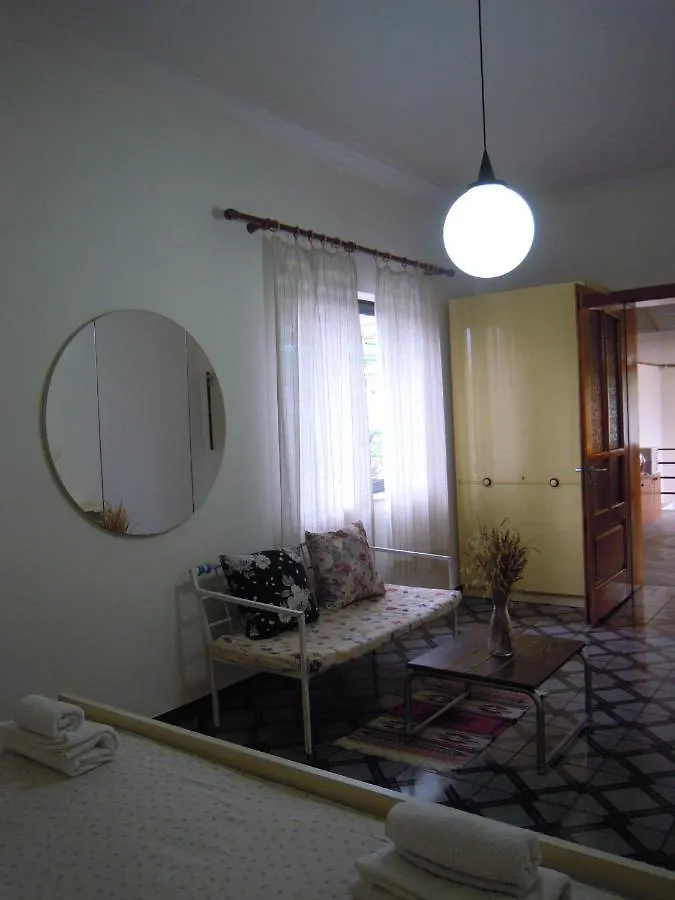 Angie'S Shared Villa Tam Tirana 0*,
