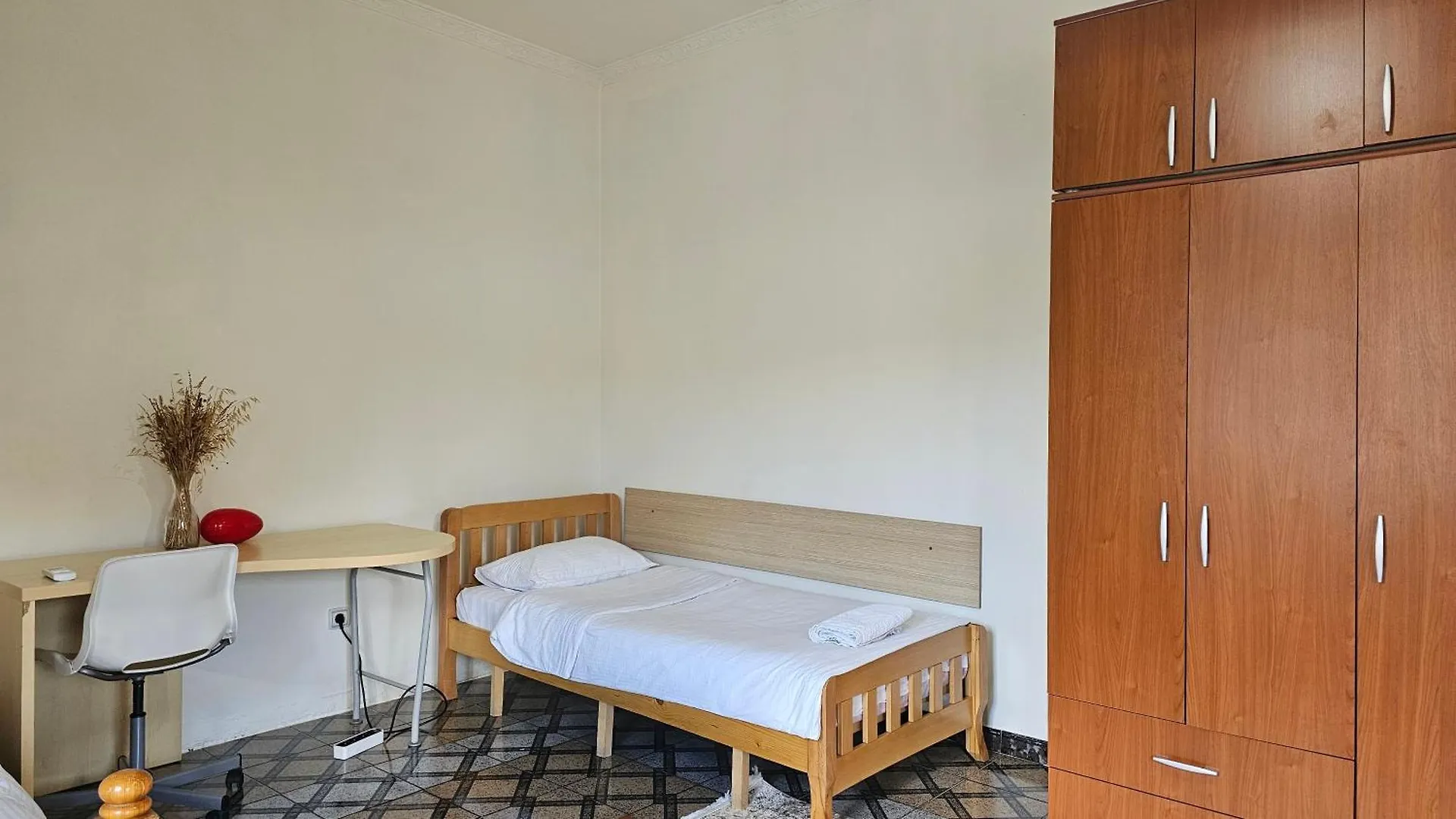 Angie'S Shared Villa Tam Tirana Albania