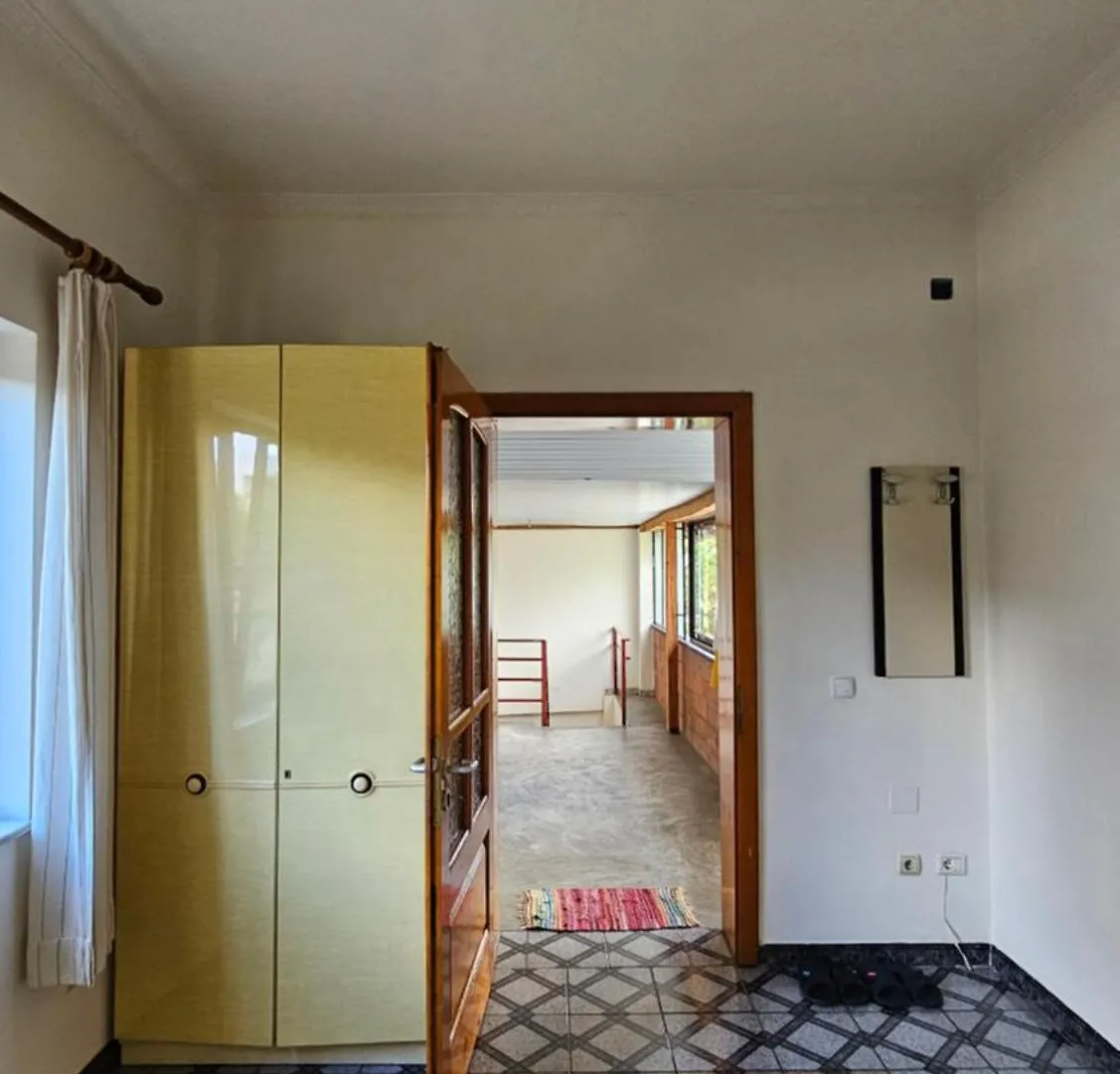 Homestay Angie'S Shared Villa Tam Tirana