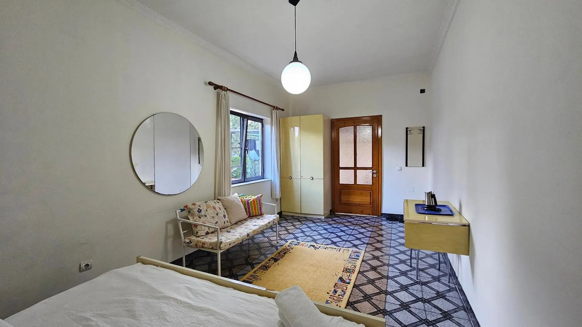 Angie'S Shared Villa Tam Tirana