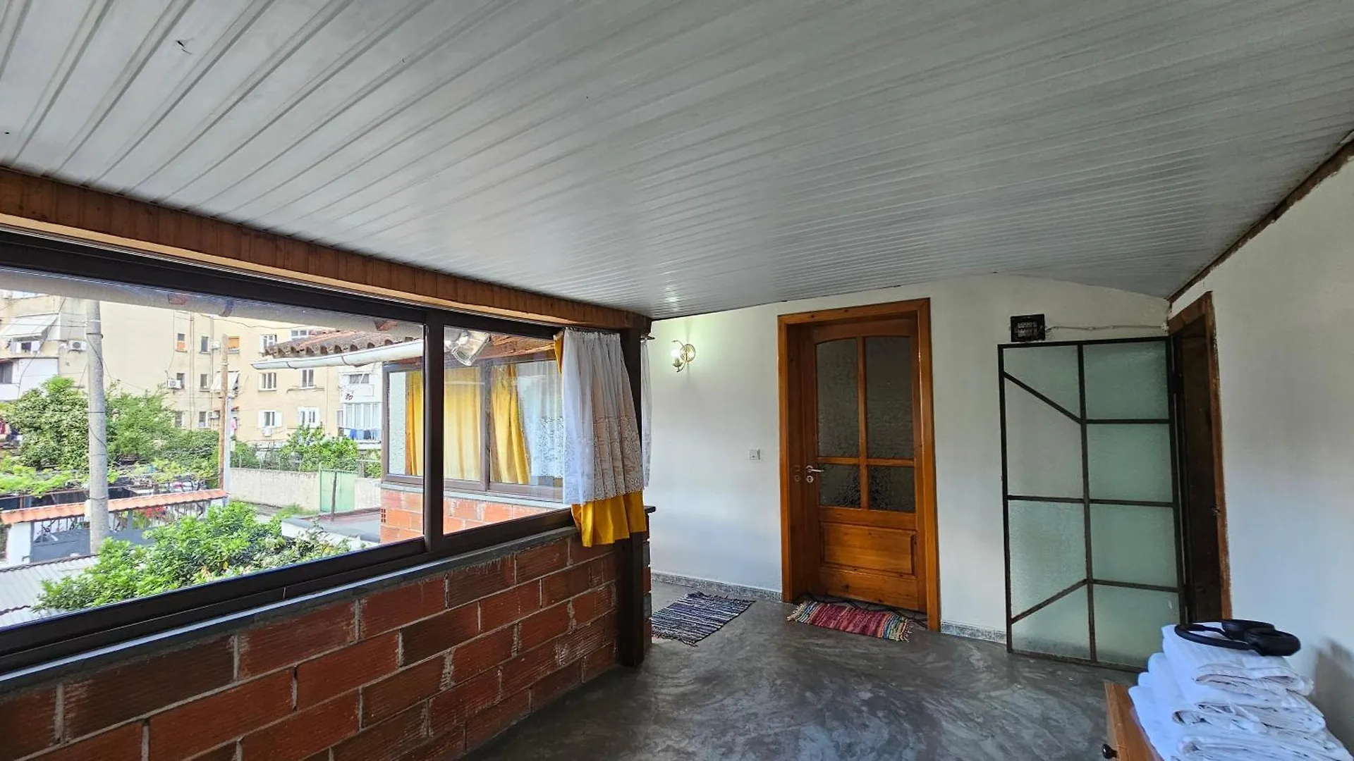 Angie'S Shared Villa Tam Tirana Homestay