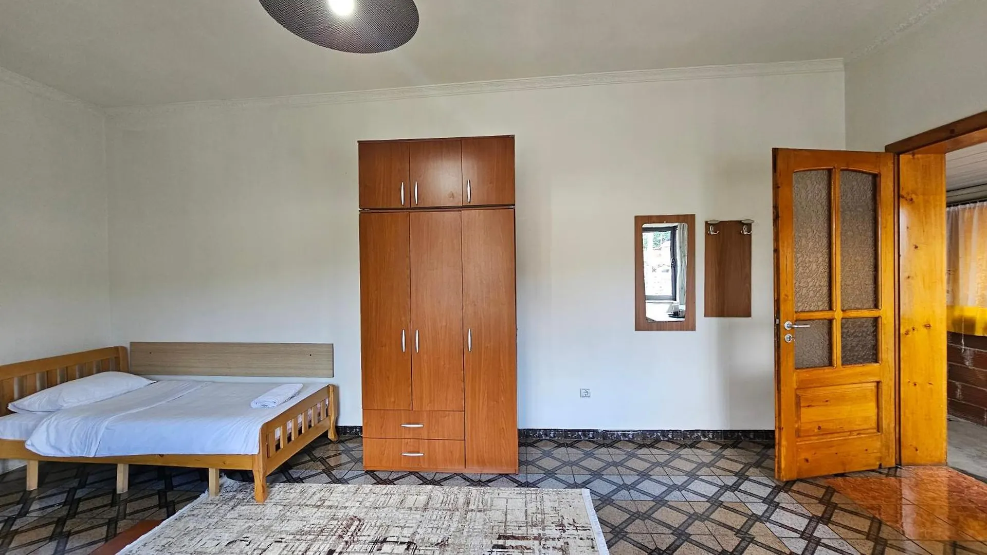 Angie'S Shared Villa Tam Tirana Homestay